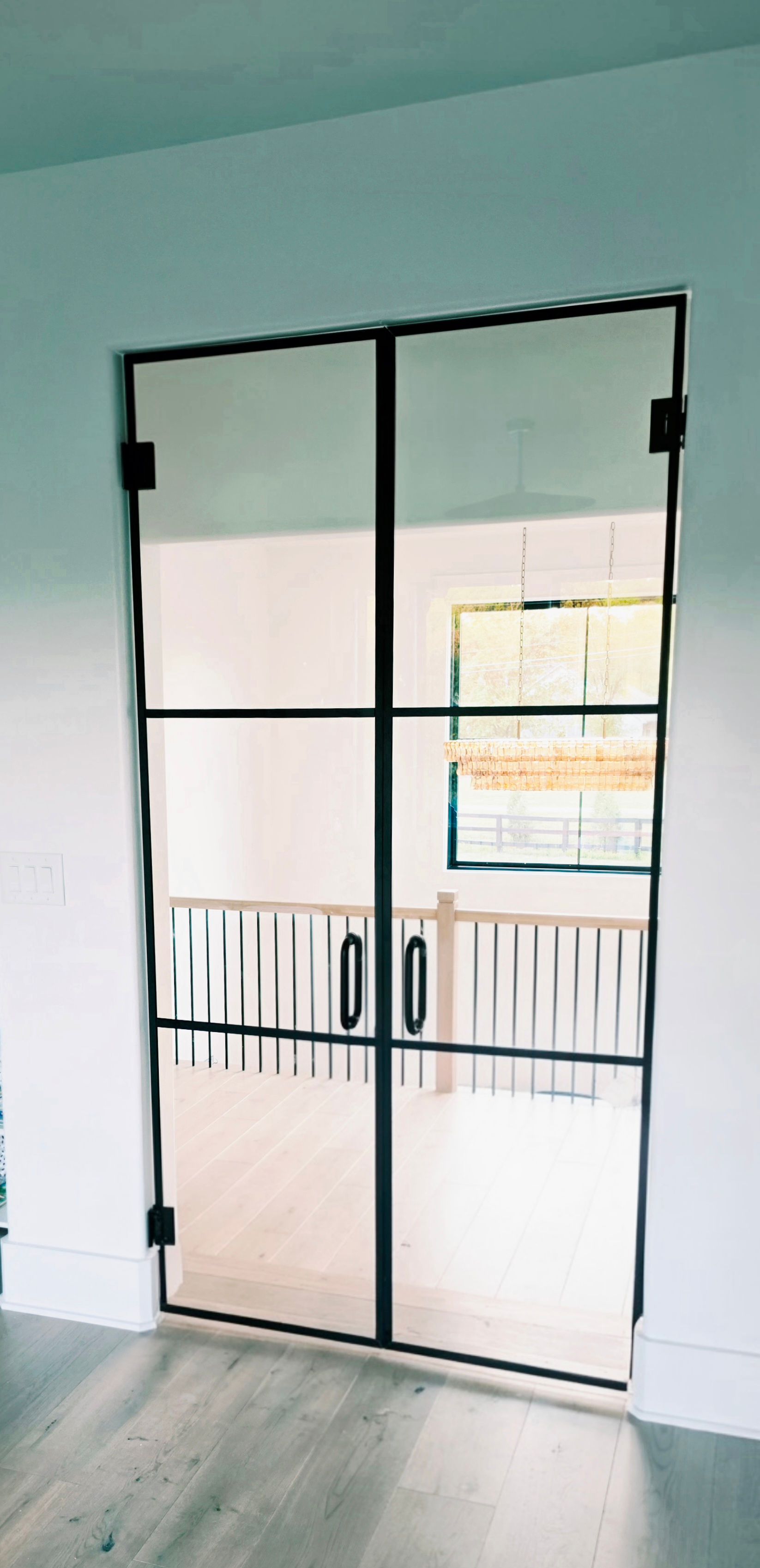 Commercial — photo 2